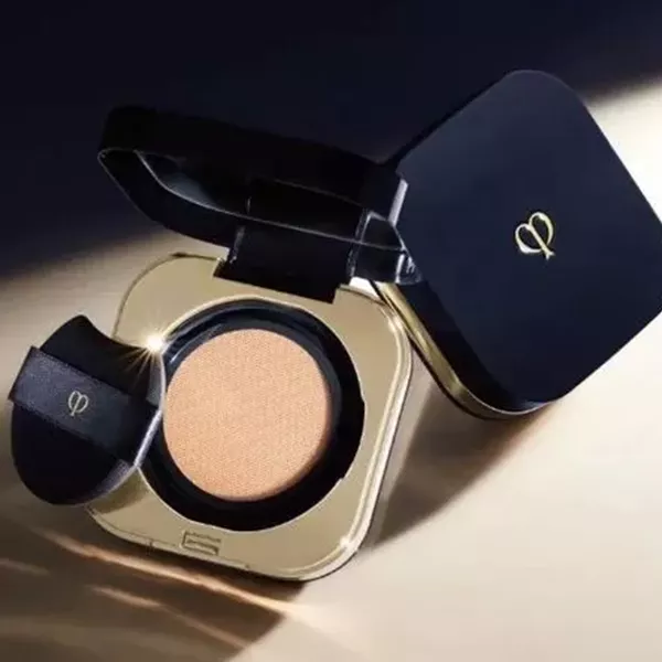 Cle de peau beaute TEINT CUSHION ECLAT Кле де по 2