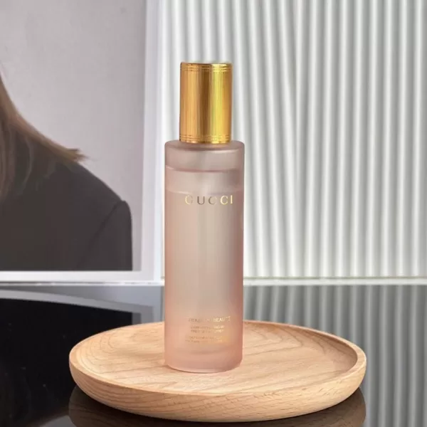 GUCCI GLOW HYDRATING MIST Спрей для нанесения макияжа, 80 мл (2)